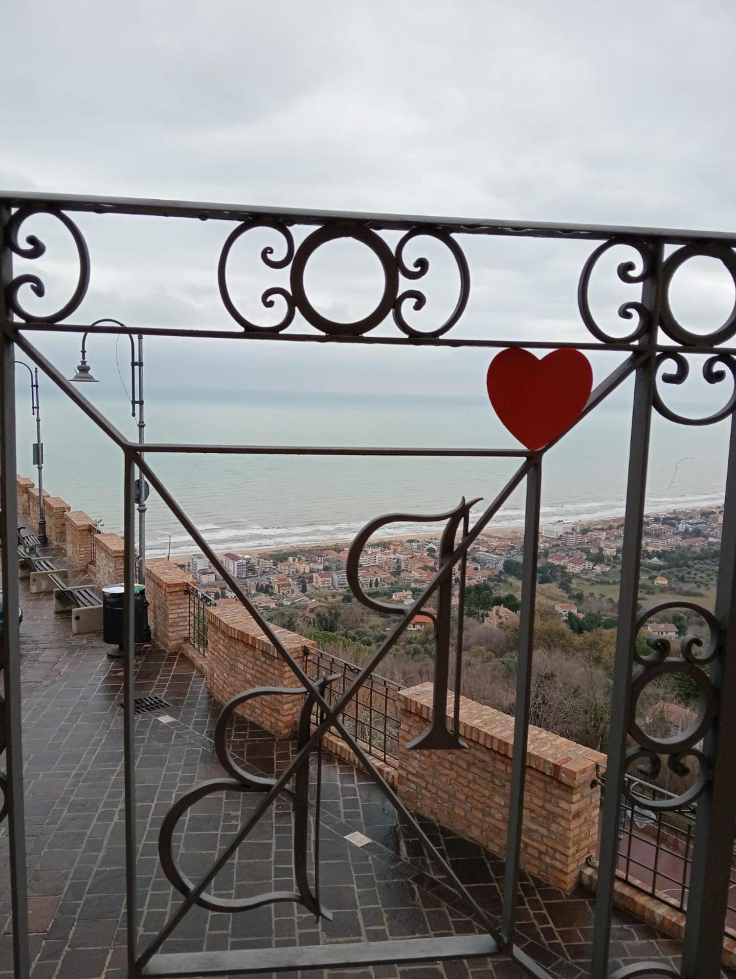 Anpemo Casa Vacanze Silvi Paese Экстерьер фото